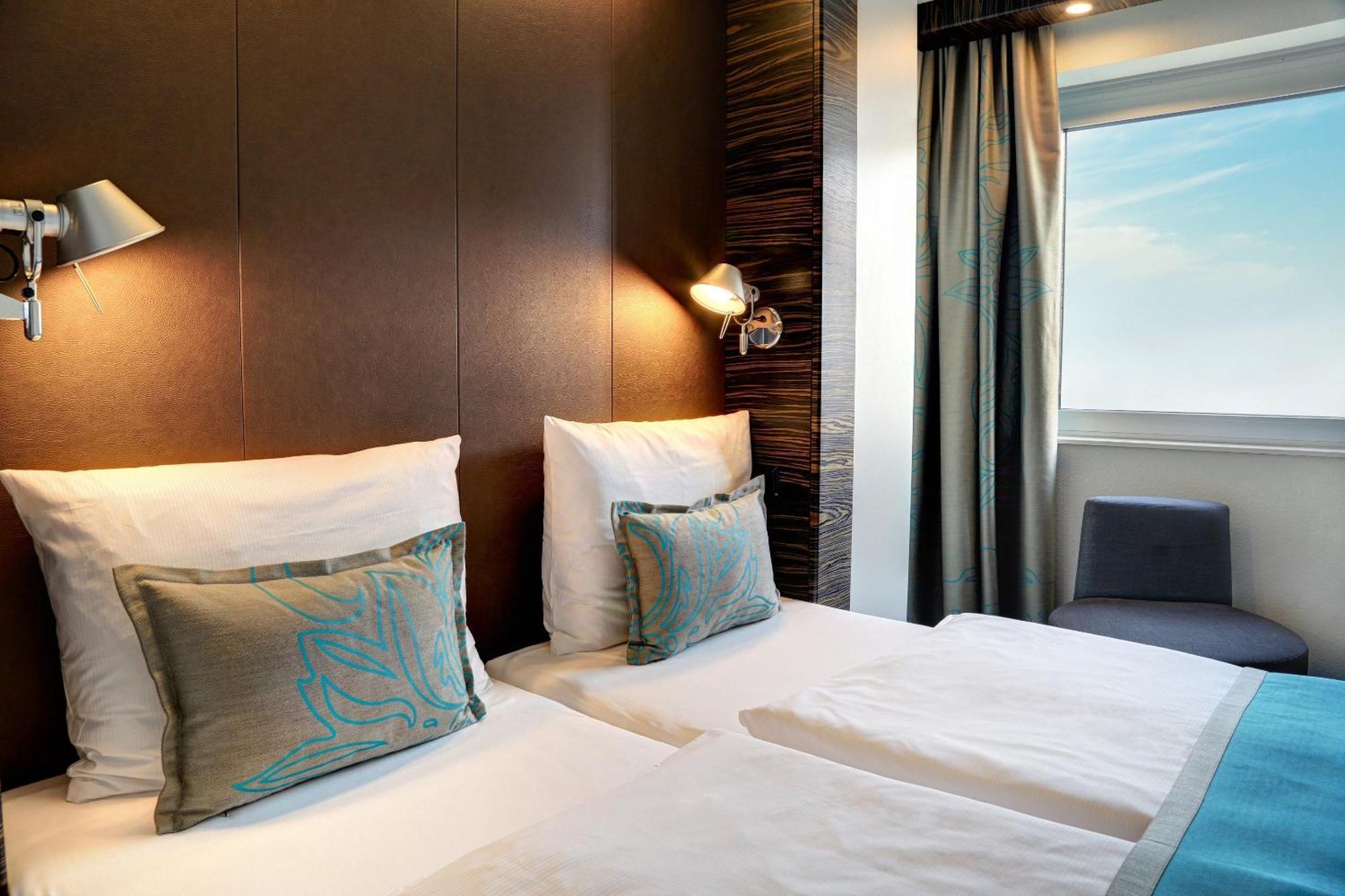 Motel One Hamburg-Alster Exterior photo