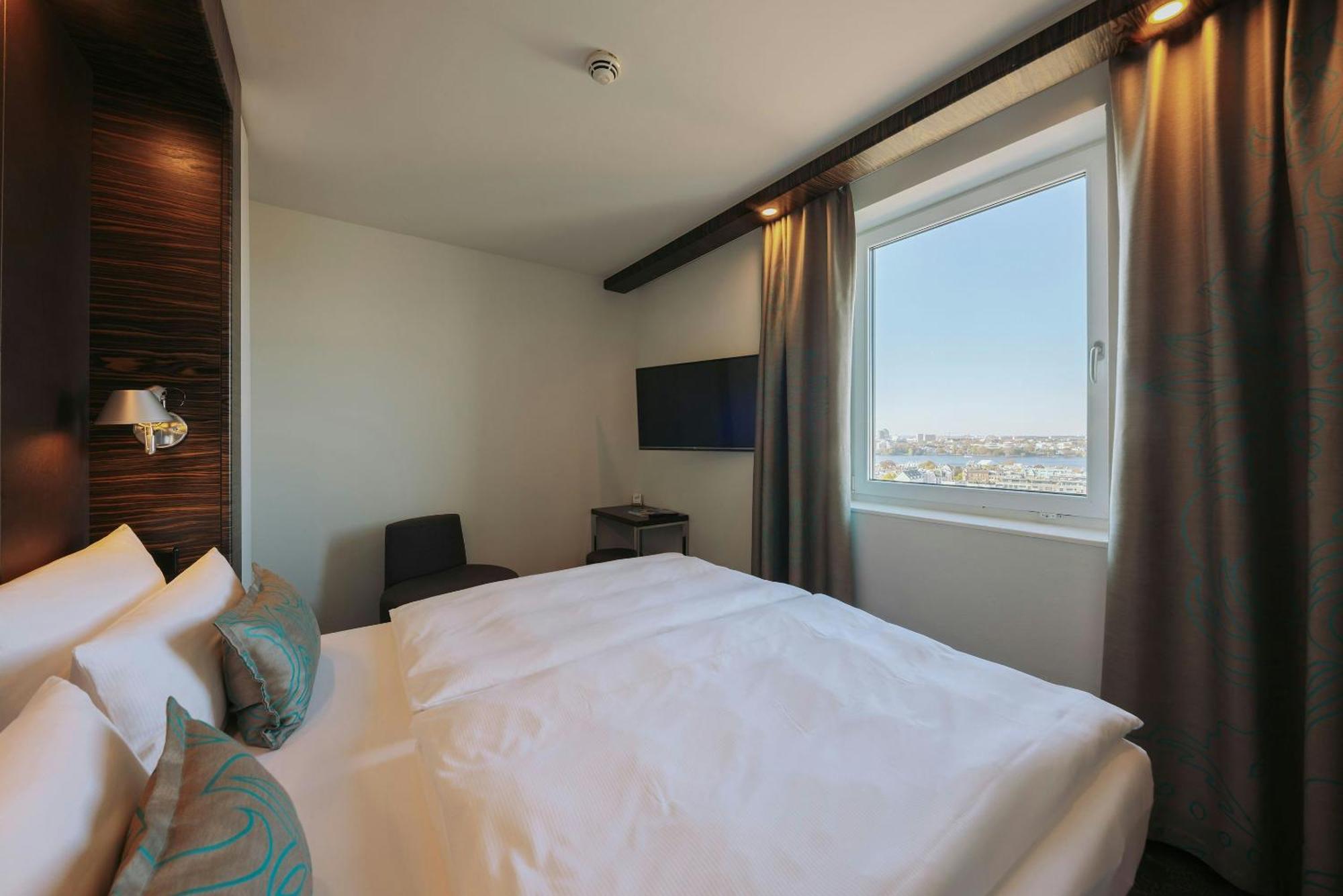 Motel One Hamburg-Alster Exterior photo