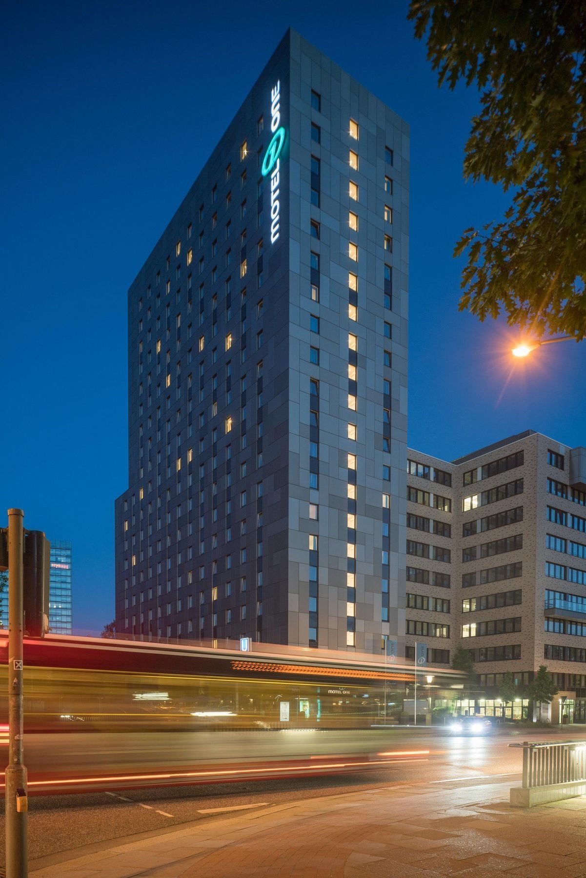 Motel One Hamburg-Alster Exterior photo